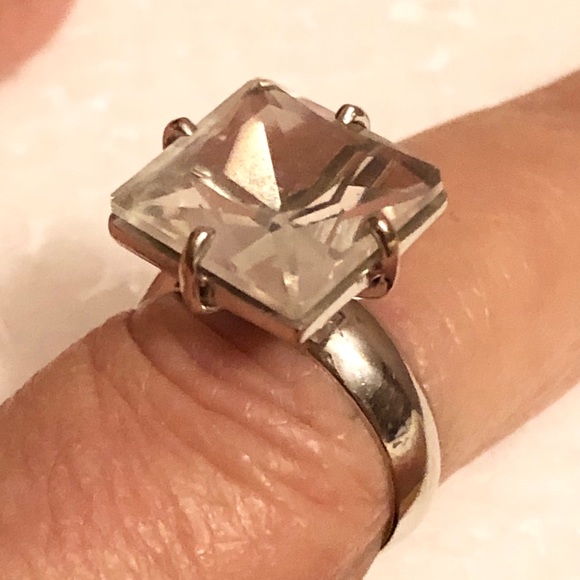 18k solid white gold with sapphire ring size 7 - Picture 15 of 16